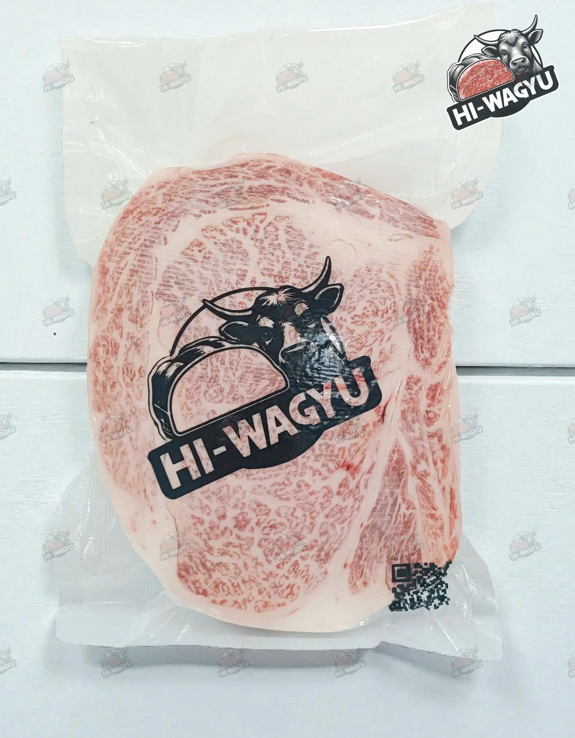 Đầu Thăn Ngoại Bò Wagyu A5 Ribeye Nhật Bản Ưu Điểm Nổi Bật Của Ribeye Wagyu A5Miếng Ribeye Wagyu A5 Nhật hay còn gọi “Đầu Thăn Ngoại” sở hữu những ưu điểm đáng kinh ngạc: Vân mỡ (marbling) đỉnh cao Vân mỡ trắng xen kẽ thịt đỏ tạo nên hình ảnh đặc trưng của Wagyu. Chính vân mỡ là yếu tố giúp thịt mềm, tan chảy khi nấu, và giữ lại hương vị umami đậm đà. Khi thưởng thức tại nhà hàng hay tại nhà, bạn sẽ cảm nhận rõ điều đó: thịt như bơ tan trên lưỡi. MagicalTrip Nếu bạn đang ở TP.HCM hoặc các tỉnh có sân bay như Đà Nẵng, Nha Trang, việc tìm một nhà hàng Wagyu Nhật tại HCM hoặc lựa chọn giao hàng tại nhà thật sự rất thuận tiện.
